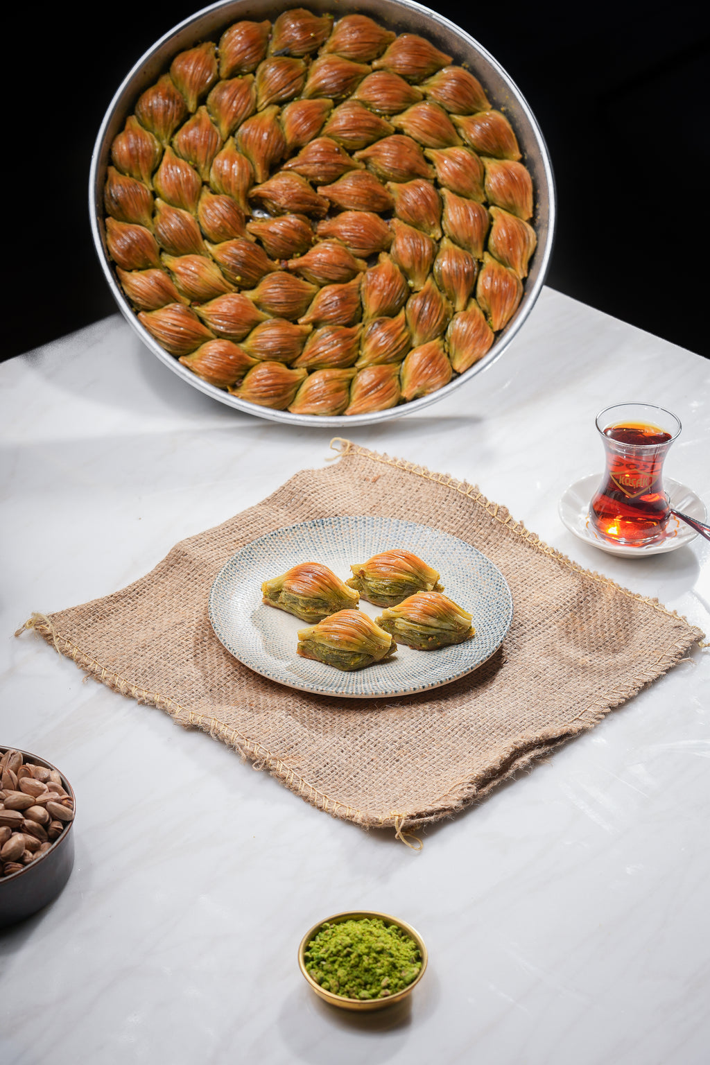 Koçak Famous Gaziantep Mussel Baklava Luxury Box
