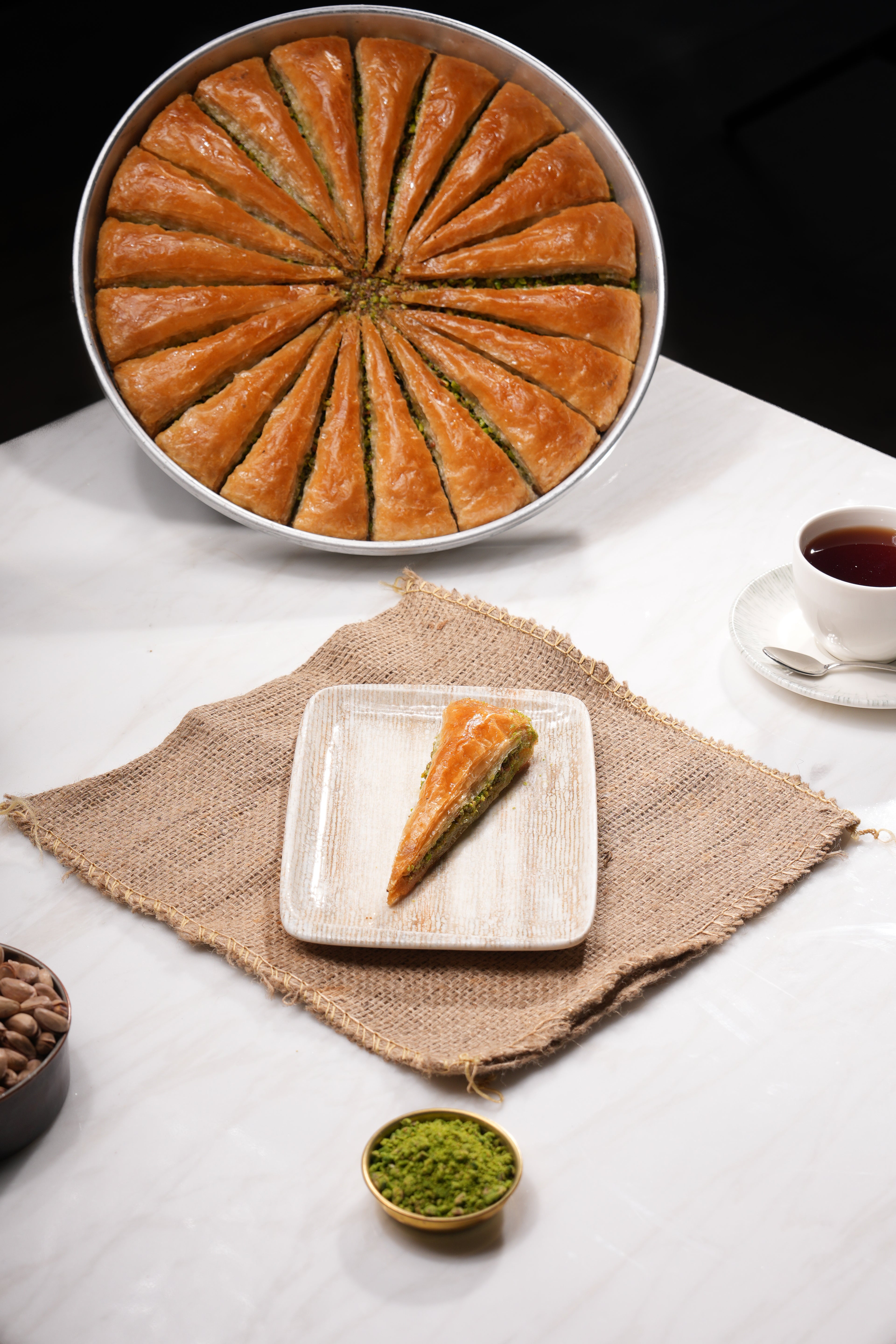 Koçak Gaziantep Carrot Slice Baklava with Pistachio Luxury Box
