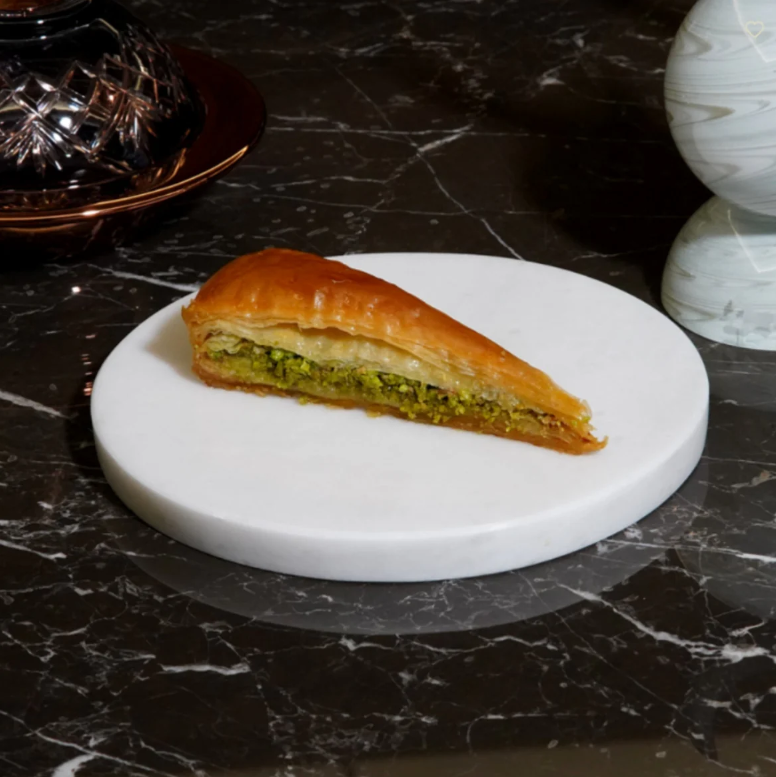 Koçak Gaziantep Carrot Slice Baklava with Pistachio Luxury Box